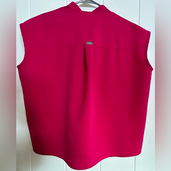 Oversized Figs Rafaela scrub top Shocking Pink - Picture 4 of 11